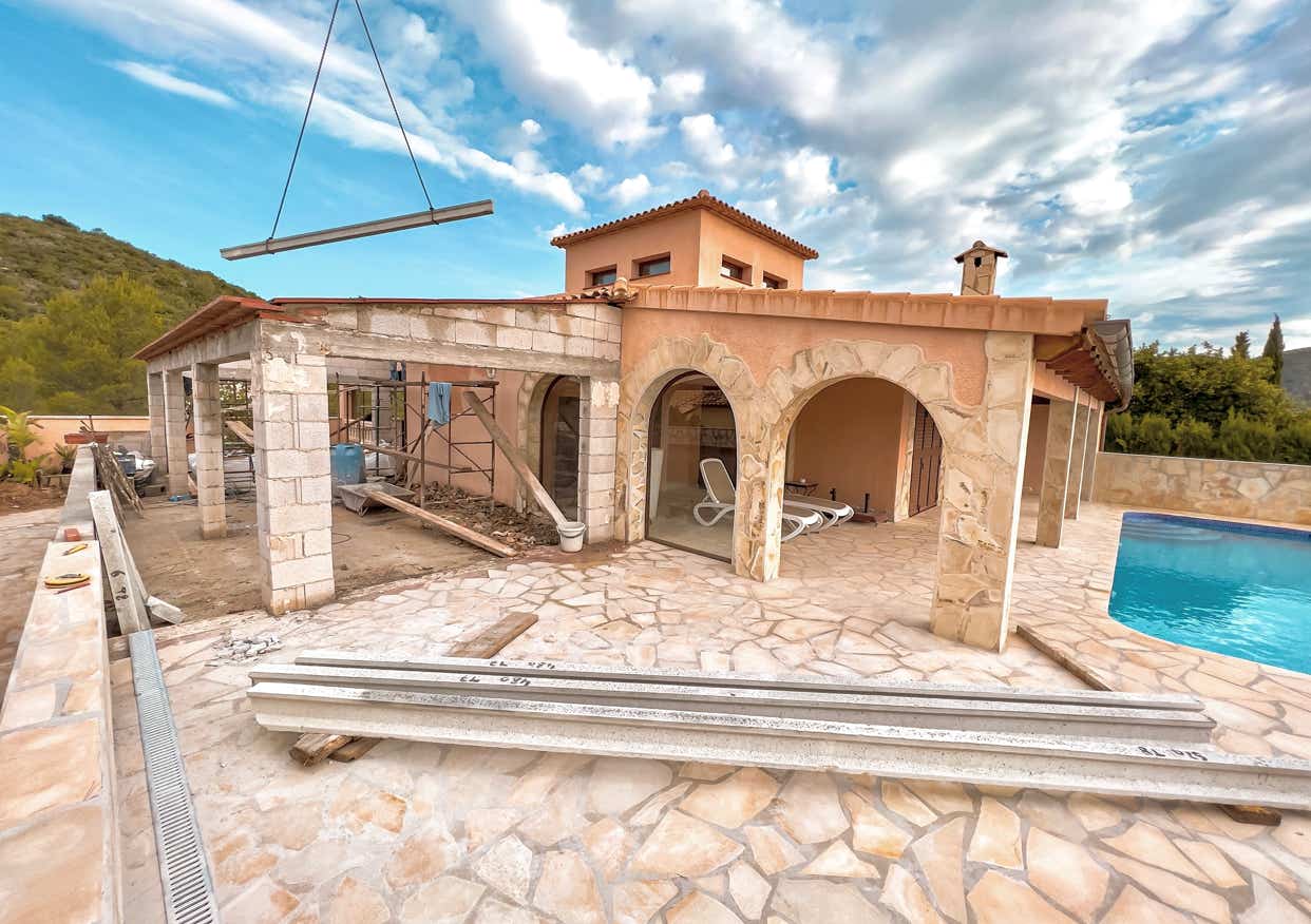 Anbau an einem Haus im Rohbau - Umbauprojekt in Adsubia